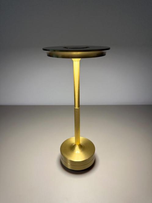 LED Designlamp met Accu – Goudkleurige Tafellamp, Tuin en Terras, Overige Tuin en Terras, Nieuw, Verzenden
