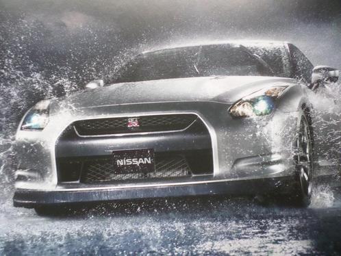 Nissan GTR GT-R & Premium et livre rouge noir - FRANÇAIS, Livres, Autos | Brochures & Magazines, Nissan, Envoi