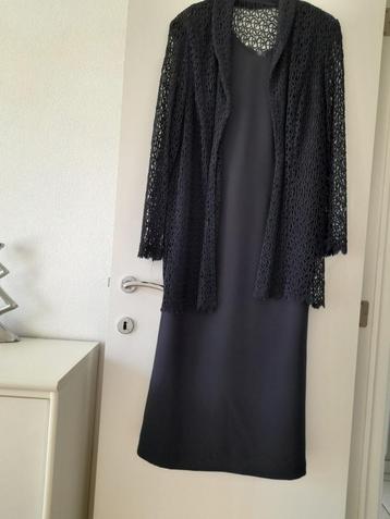 feestelijk lang kleed en vest beschikbaar voor biedingen