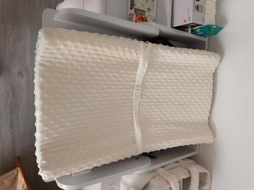 nieuwe babyverschoonmat beschikbaar voor biedingen