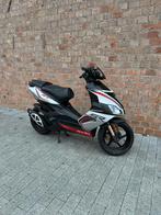 Aprilia sr 50 factory b klasse, Fietsen en Brommers, Ophalen, Tweetakt, Gebruikt, SR 50