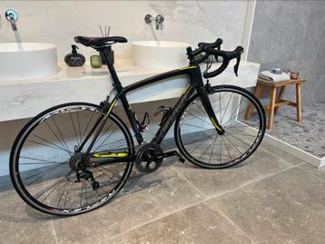 Koersfiets beschikbaar voor biedingen