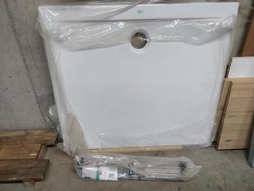 Bac de douche Idéal Standard 100*90cm ultra plat disponible aux enchères