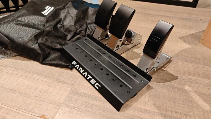Fanatec CSL Pedals + load cell, Consoles de jeu & Jeux vidéo, Consoles de jeu | Accessoires Autre, Comme neuf, Enlèvement ou Envoi