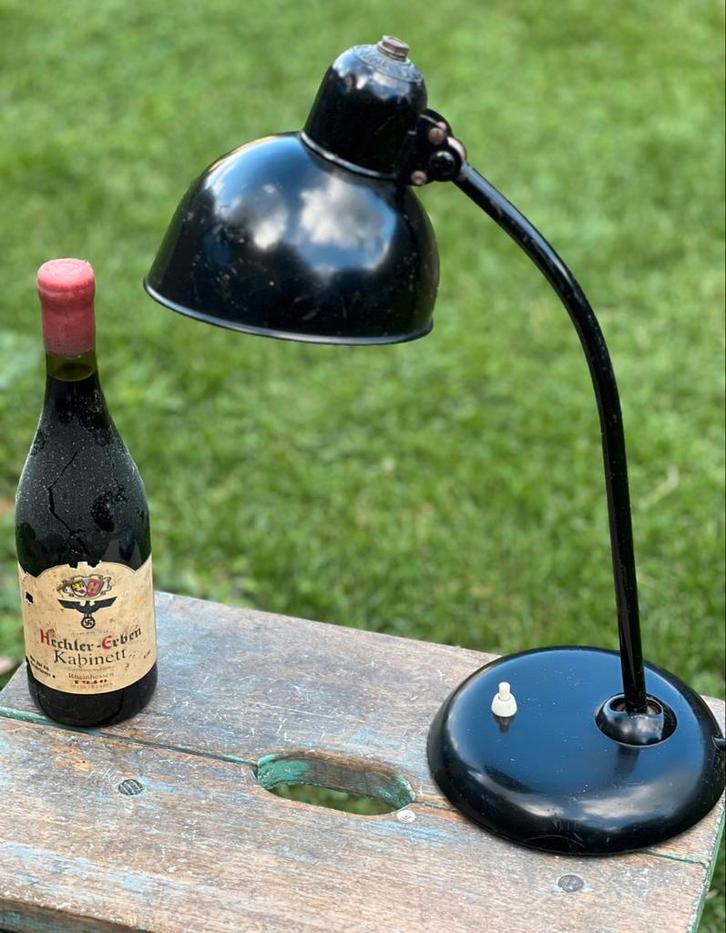 Original WWII German “Kaiser Idell” – Bauhaus Design, Collections, Objets militaires | Général, Enlèvement ou Envoi