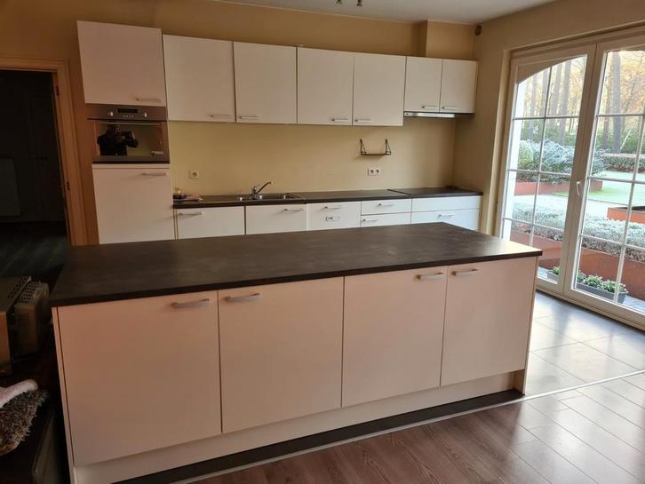 Keukenblok + eiland, Huis en Inrichting, Keuken | Complete keukens, Zo goed als nieuw, Ophalen