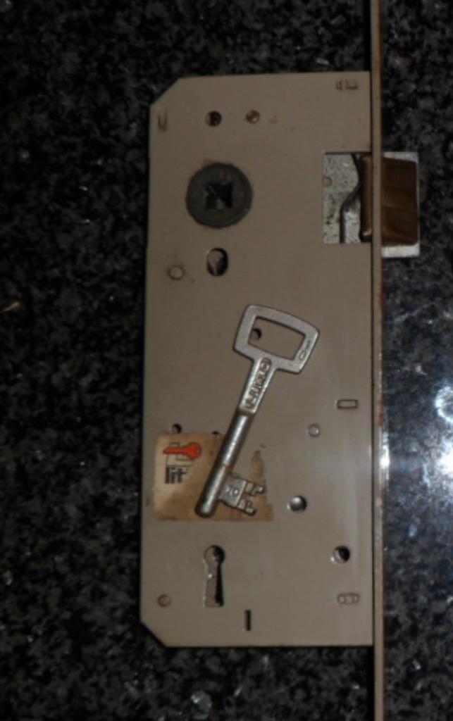 Litto blind klavierslot A1353 Doorn 50mm, rechthoekig 1 stuk, Doe-het-zelf en Bouw, Hang- en Sluitwerk, Zo goed als nieuw, Ophalen of Verzenden