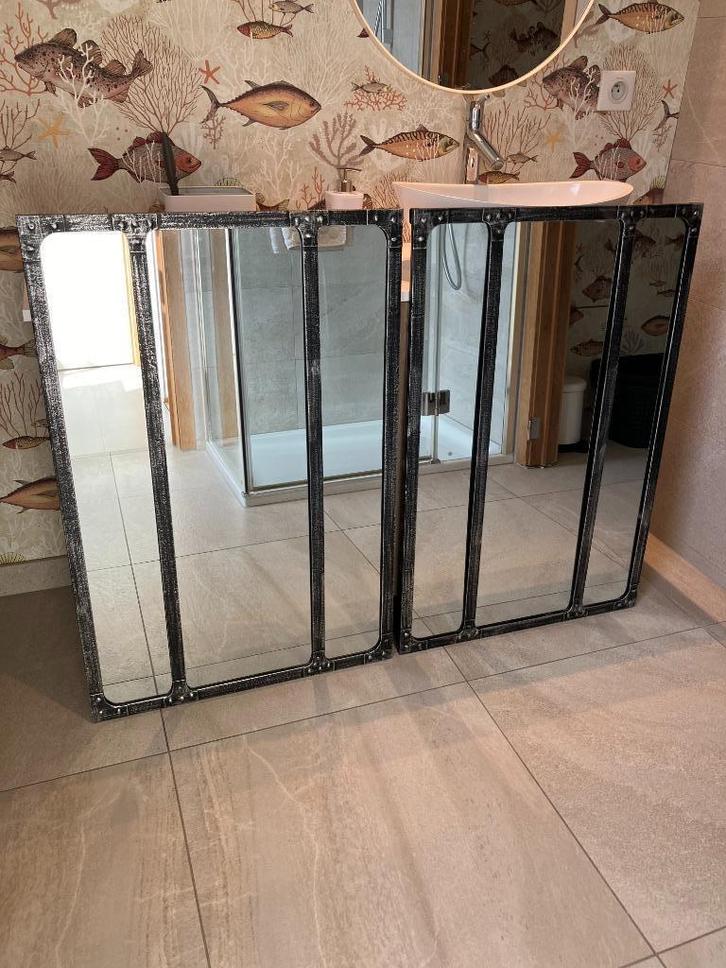 2 Zwarte Metalen Industriële Spiegels, Huis en Inrichting, Woonaccessoires | Spiegels, Zo goed als nieuw, Rechthoekig, Ophalen