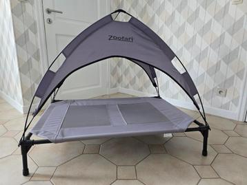 Honden bed met zonnescherm voor in de tuin of aan het strand beschikbaar voor biedingen