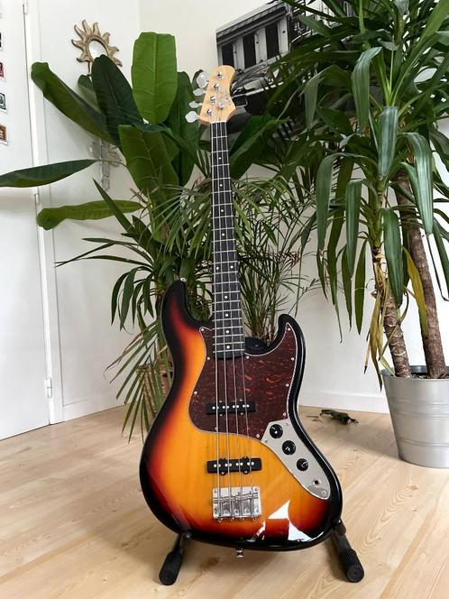 Basse Eko VJB200-SB Sunburst + Housse Tobago, Muziek en Instrumenten, Snaarinstrumenten | Gitaren | Bas, Zo goed als nieuw, Elektrisch