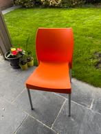 Oranje stoel, Ophalen