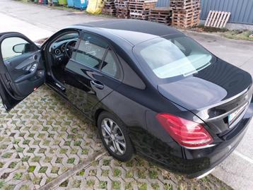 Mercedes C220 zwart met 2,2l Mercedes-motor beschikbaar voor biedingen