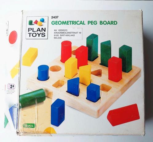 Plan Toys 2437 : geometrisch houten peg bord / opbergbord, Kinderen en Baby's, Speelgoed | Houten speelgoed, Gebruikt, Overige typen