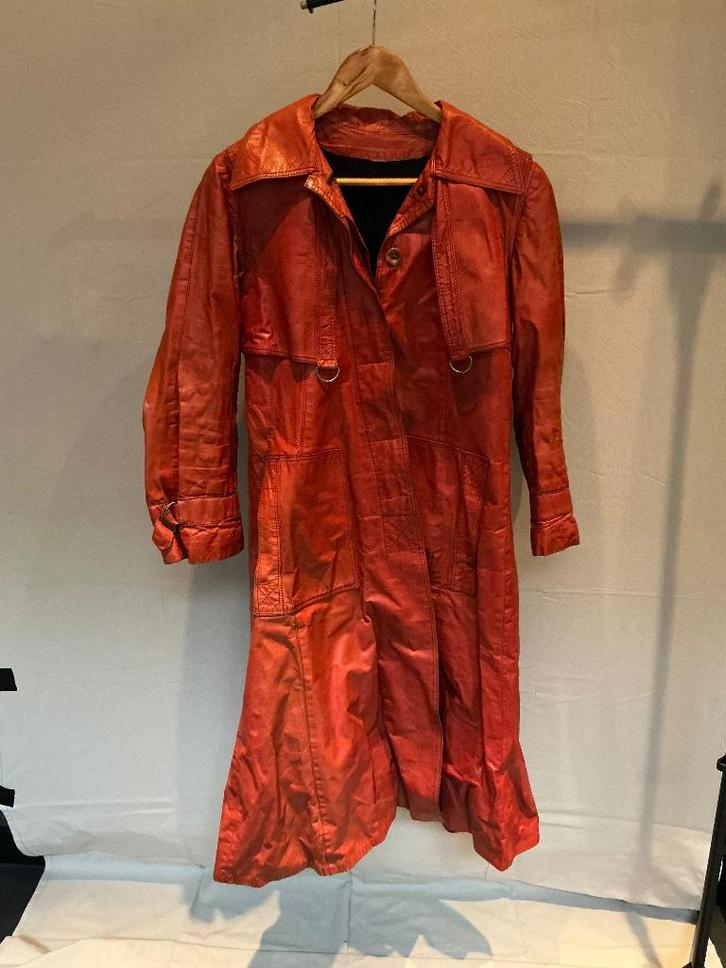 UNIEK vintage leren jas - lang, oranje - Jaren ’70 - S/M, Kleding | Dames, Jassen | Winter, Gedragen, Maat 38/40 (M), Oranje, Ophalen of Verzenden