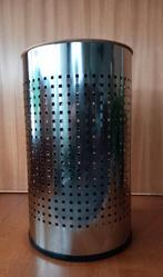 Metalen ronde stevige linnenmand met beuken deksel, Ophalen