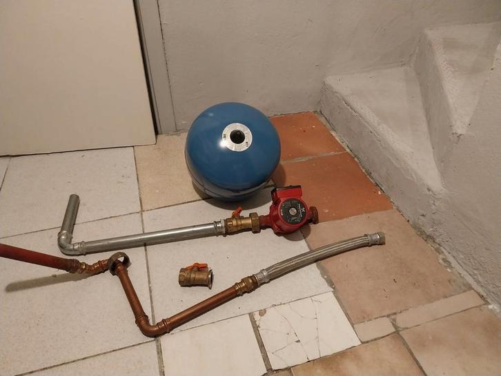 Pomp voor mazoutketel en compensatievat, Doe-het-zelf en Bouw, Chauffageketels en Boilers, Nieuw, Boiler, Ophalen