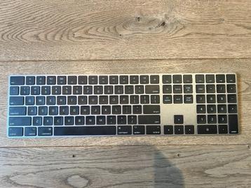 Apple Magic Keyboard with Numeric Keypad QWERTY