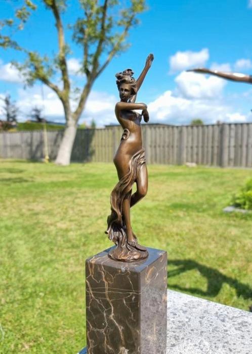 Sculpture en bronze Foulard Danseuse signée "Milo" - 36 cm, Antiquités & Art, Antiquités | Bronze & Cuivre, Bronze, Enlèvement ou Envoi
