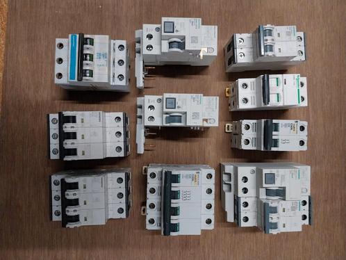 Diverse automaten, 2 polige differentieels., Doe-het-zelf en Bouw, Elektriciteit en Kabels, Zo goed als nieuw, Ophalen