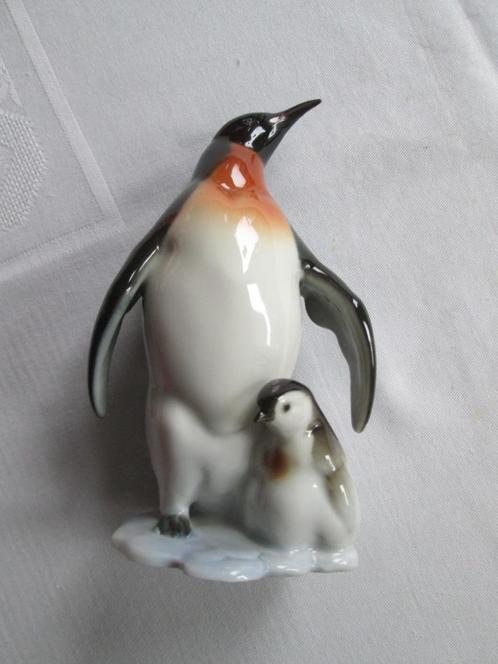 Hutschenreuther Pinguin Mutter mit Kind, Antiquités & Art, Art | Sculptures & Bois, Enlèvement ou Envoi
