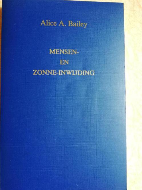 Mensen- en zonne-inwijding,  A.A. Bailey, Mirananda, Boeken, Overige Boeken, Zo goed als nieuw, Ophalen of Verzenden