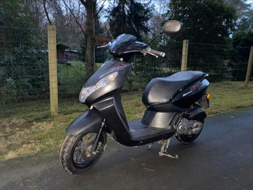 Project Scooter Peugeot Kisbee Rs 50cc B-klasse beschikbaar voor biedingen