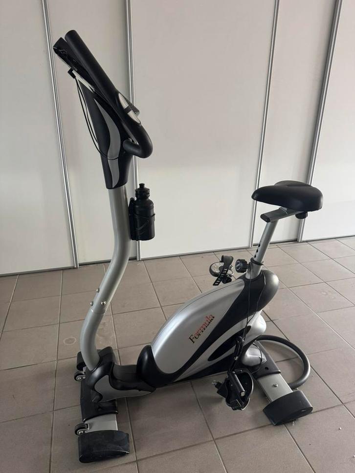 Hometrainer. Geen koerier aub, Sport en Fitness, Fitnessapparatuur, Nieuw, Hometrainer, Benen, Aluminium, Ophalen