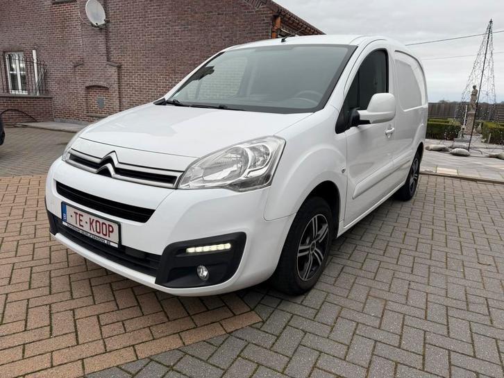 Berlingo met camera en drie zitter, Auto's, Bestelwagens en Lichte vracht, Bedrijf, Te koop, Bluetooth, Diesel, Euro 5, 5 deurs