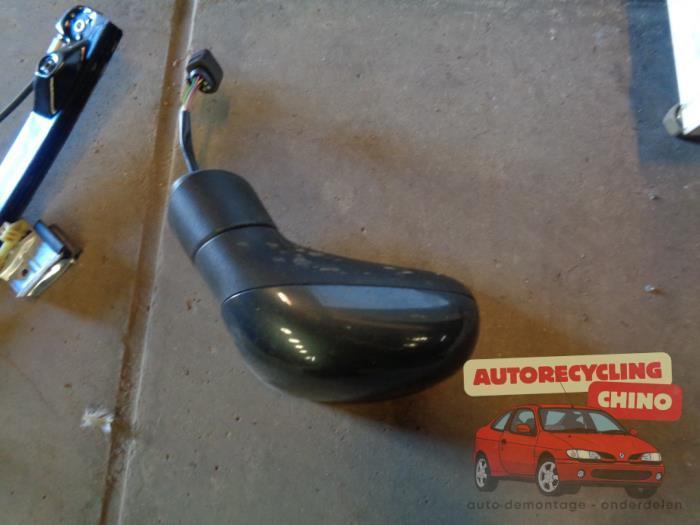 Buitenspiegel rechts van een Seat Leon, Auto-onderdelen, Spiegels, Seat, Gebruikt, 3 maanden garantie, Ophalen of Verzenden