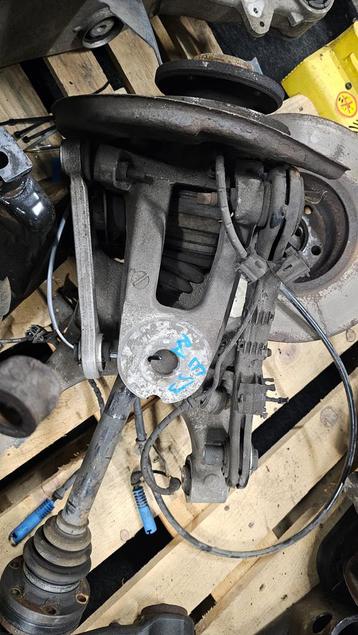 Draagarm rechts achterzijde BMW X5 serie E53  beschikbaar voor biedingen