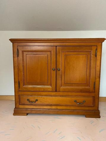 Commode Kerselaar kleur met massieve fronten beschikbaar voor biedingen
