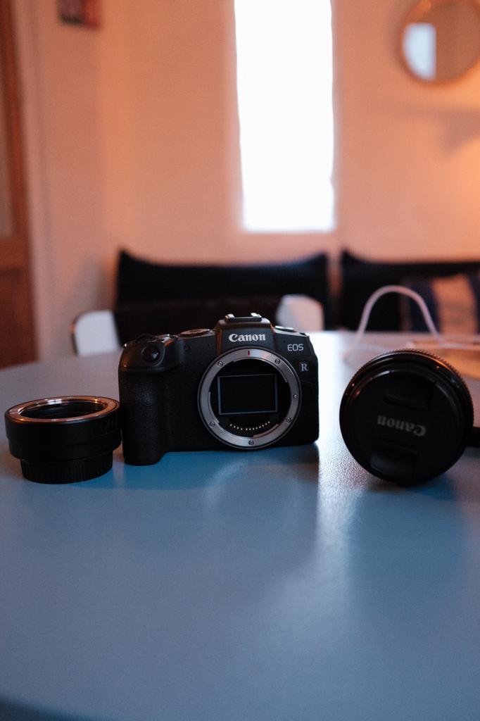 Canon eos RP met adapter (EF - RF) & lens (85 mm), Audio, Tv en Foto, Fotocamera's Analoog, Zo goed als nieuw, Canon, Ophalen
