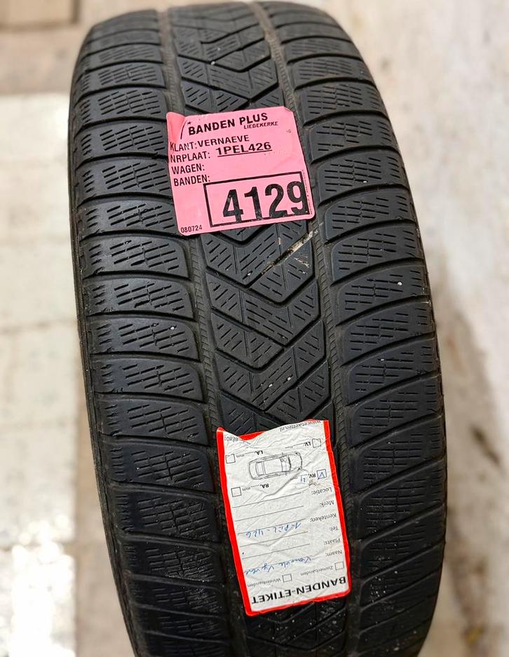 4x Pirelli Scorpion winterbanden 255/55 R20 - 110V, Auto-onderdelen, Banden en Velgen, Velg(en), Winterbanden, 20 inch, 255 mm