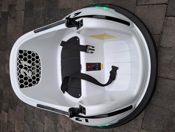 Electrische botsauto + afstandsbediening, Kinderen en Baby's, Speelgoed | Buiten | Accuvoertuigen, Zo goed als nieuw, Ophalen