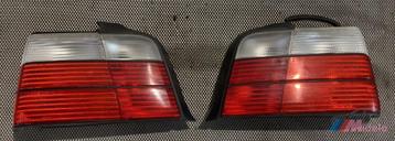 BMW E36 ORIGINELE ACHTERLICHTEN SET 9405445T & 9405444T beschikbaar voor biedingen