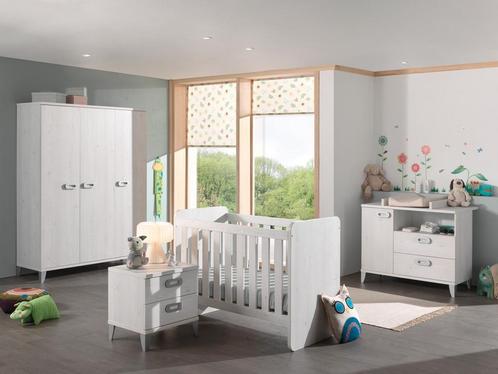 Chambre à coucher bébé transformable, Kinderen en Baby's, Kinderkamer | Complete kinderkamers, Zo goed als nieuw