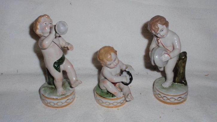 3 porselein muziekkantjes gemerkt met gekruiste zwaarden, Antiquités & Art, Antiquités | Porcelaine, Enlèvement ou Envoi