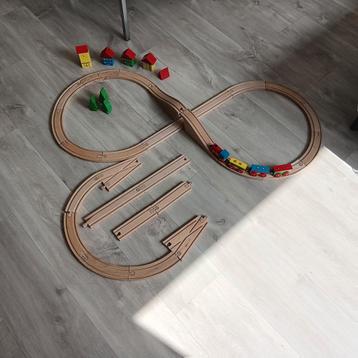 Houten trein beschikbaar voor biedingen