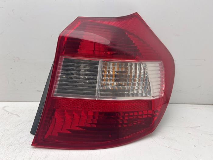 Achterlicht rechts van een BMW 1-Serie, Auto-onderdelen, Verlichting, BMW, Gebruikt, 3 maanden garantie, Ophalen of Verzenden