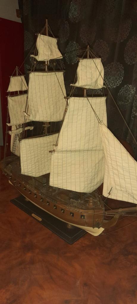 voormalig oorlogsschip „Hermione”, Hobby en Vrije tijd, Modelbouw | Boten en Schepen, Zo goed als nieuw, Ophalen of Verzenden