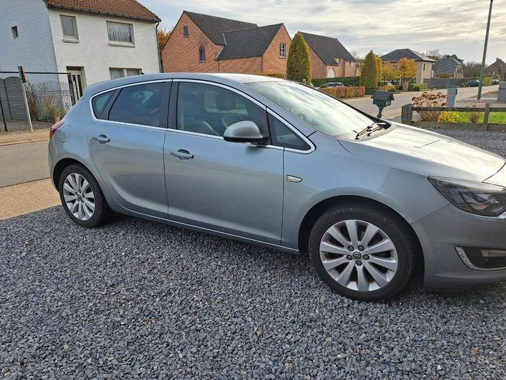 Opel astra 1.4 hatckback, Auto's, Opel, Particulier, Astra, ABS, Adaptive Cruise Control, Airbags, Airconditioning, Bluetooth