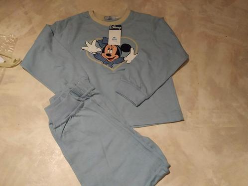 splinternieuwe mooie Minnie Mouse pyjama voor 4 jaar, Kinderen en Baby's, Kinderkleding | Maat 104, Nieuw, Ophalen of Verzenden