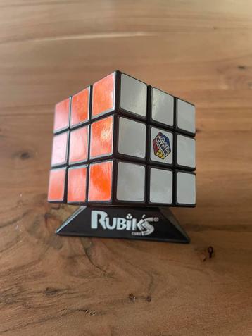 Rubik’s Cube  disponible aux enchères