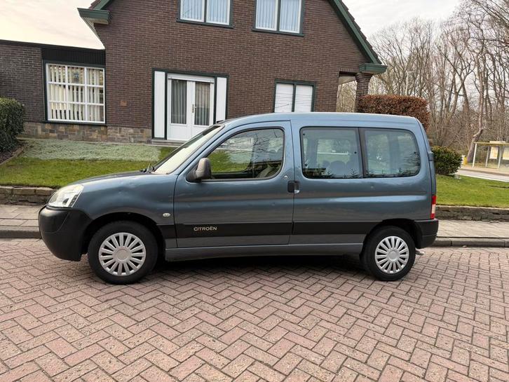 Citroën Berlingo 1.4i benzine met trekhaak reeds gekeurd, Auto's, Citroën, Bedrijf, Te koop, Berlingo, ABS, Airbags, Isofix, Metaalkleur