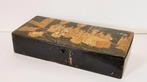 Chinees doos met Chinoiserie decor., Antiek en Kunst, Ophalen of Verzenden