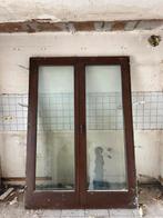 Donkerbruin houten raam, Gebruikt, Raamkozijn, 150 tot 225 cm, Inclusief glas