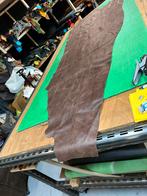 2 bruin patina-vintage leer lappen 1.3mm dik soepel A162/163, Hobby en Vrije tijd, Ophalen of Verzenden, Bruin