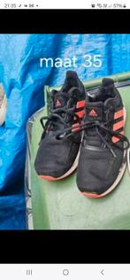 Adidas schoenen in goede staat maat 35, Sports & Fitness, Basket, Comme neuf, Enlèvement ou Envoi