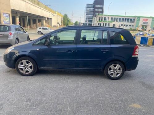 OPEL Zafira essence, km : 156 000, 1,6 cc à partir de 2011 e, Autos, Opel, Entreprise, Zafira, ABS, Airbags, Air conditionné, Bluetooth