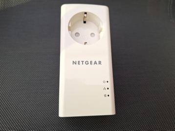 NETGEAR High Speed Powerline 1200S + extra stopcontact beschikbaar voor biedingen